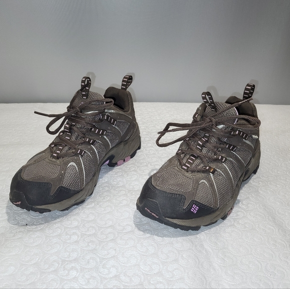 Women's Columbia Hiking Boots - Picture 3 of 10